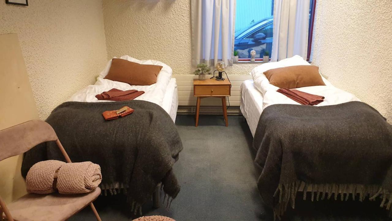 The Bank Sleeping Guesthouse Neskaupstadur Ngoại thất bức ảnh